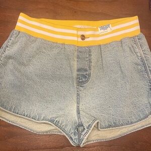 Dakota Blue Light Wash Denim Shorts — NWT with Yellow & White Striped Waistband